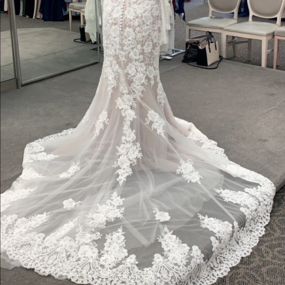 David's Bridal Dresses & Skirts - Galina Signature Wedding Dress